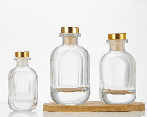 Clear Glass Diffuser Bottles with Lids Bulk